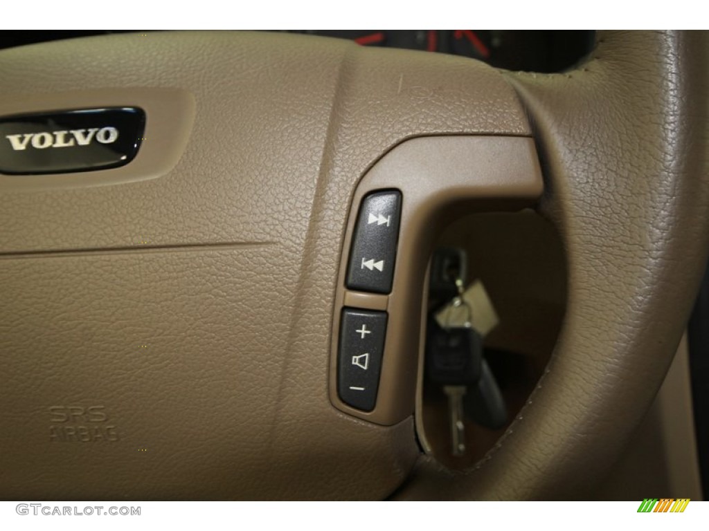 2000 S80 T6 - Moondust Metallic / Light Sand photo #22