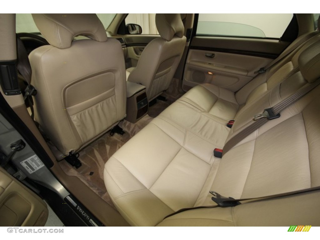 2000 S80 T6 - Moondust Metallic / Light Sand photo #25
