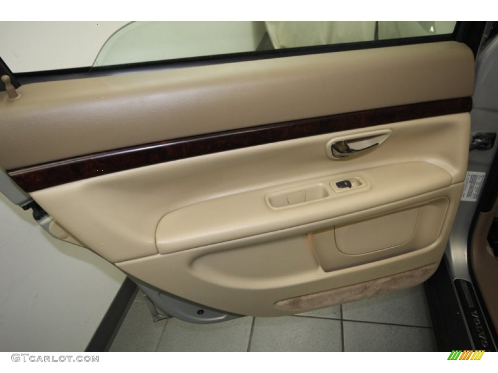 2000 S80 T6 - Moondust Metallic / Light Sand photo #26