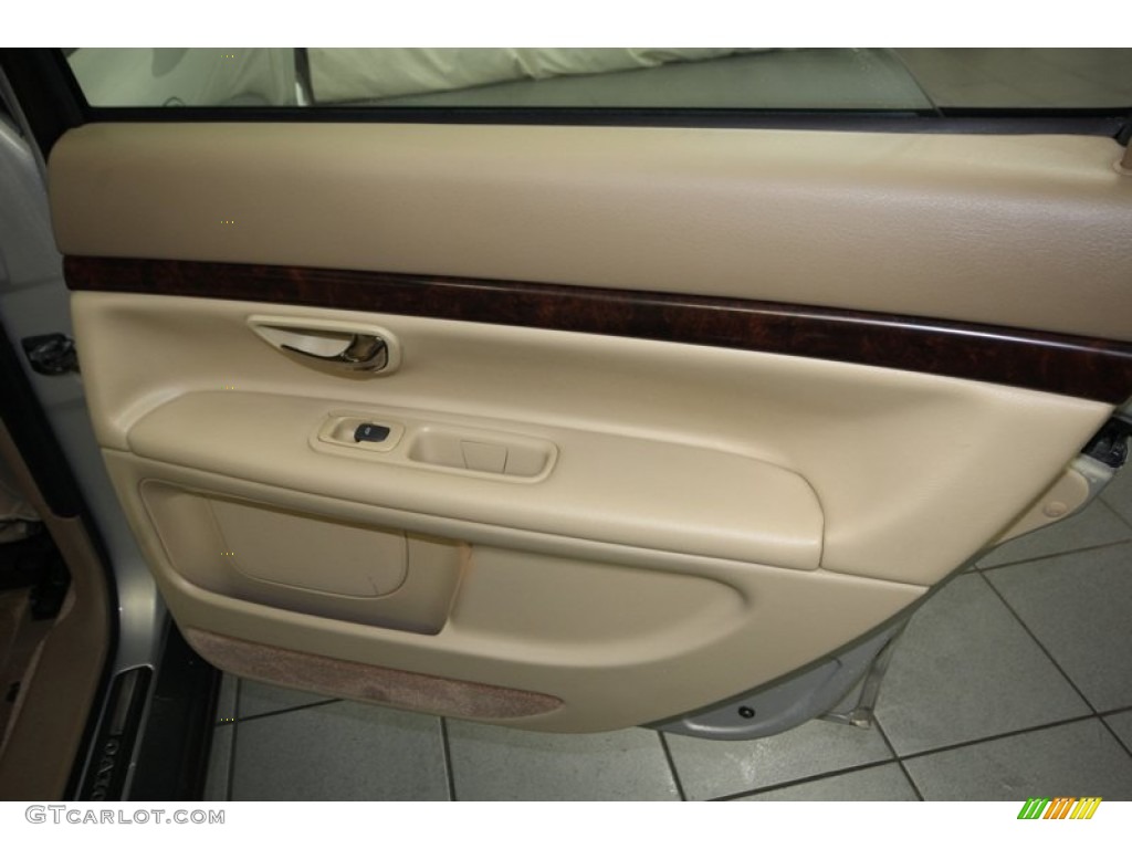 2000 S80 T6 - Moondust Metallic / Light Sand photo #32