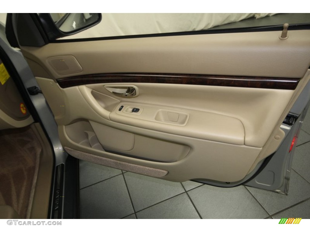 2000 S80 T6 - Moondust Metallic / Light Sand photo #36
