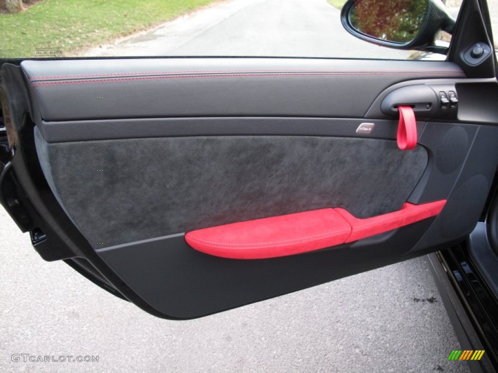 2011 Porsche 911 GT2 RS Door Panel Photos