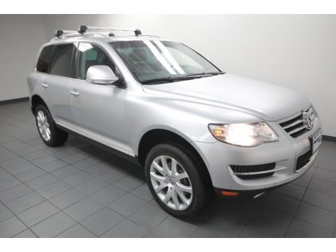 2009 Volkswagen Touareg 2 V8 Data, Info and Specs