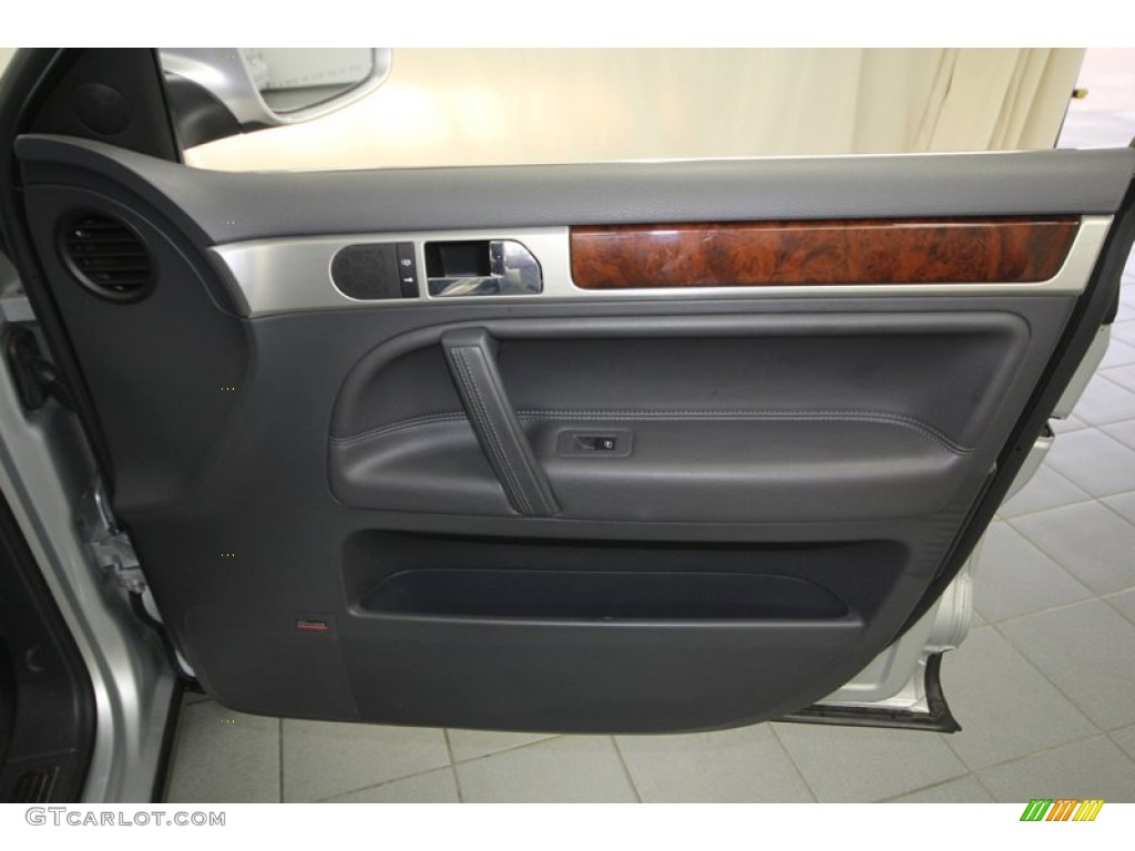 2009 Volkswagen Touareg 2 V8 Door Panel Photos