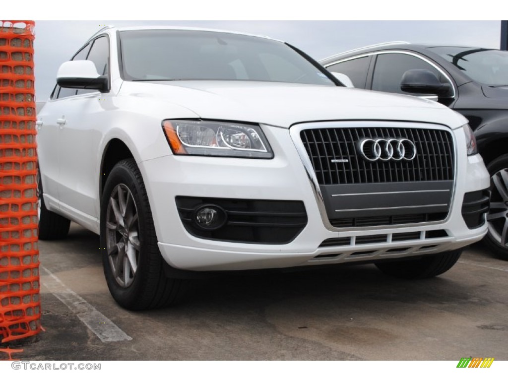 Ibis White Audi Q5