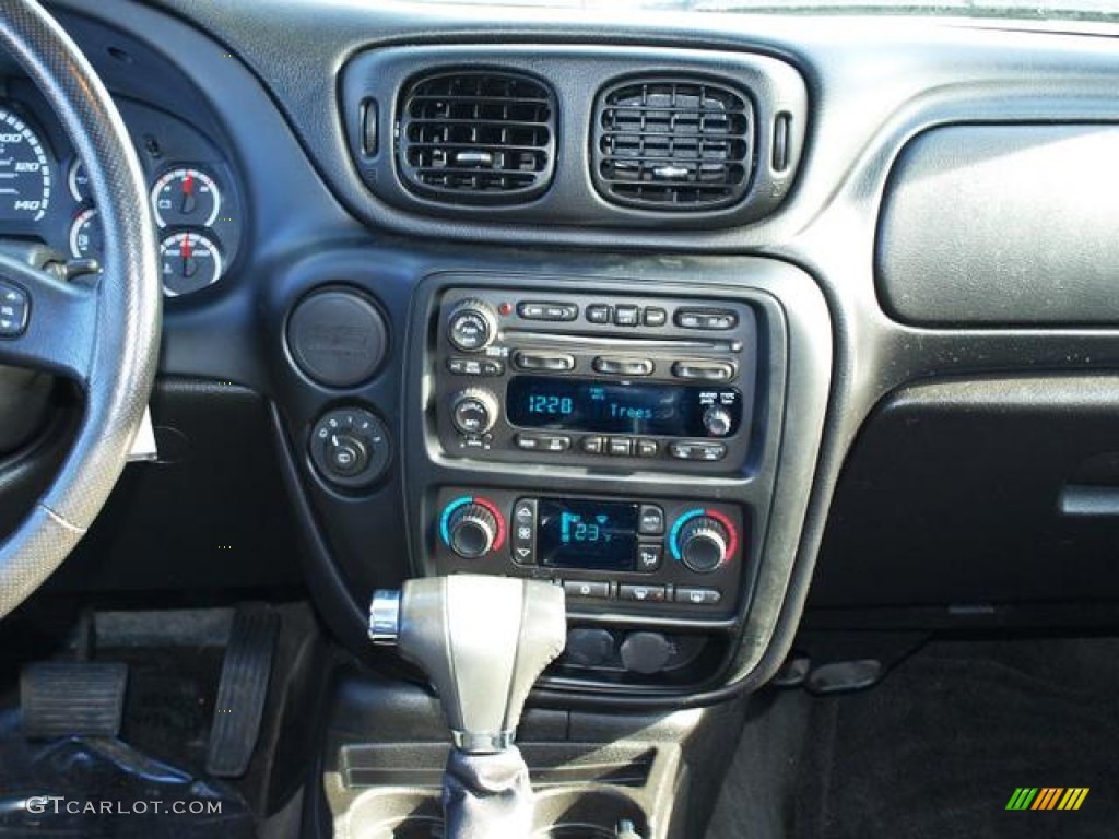 2009 Chevrolet TrailBlazer SS AWD Controls Photo #75438753