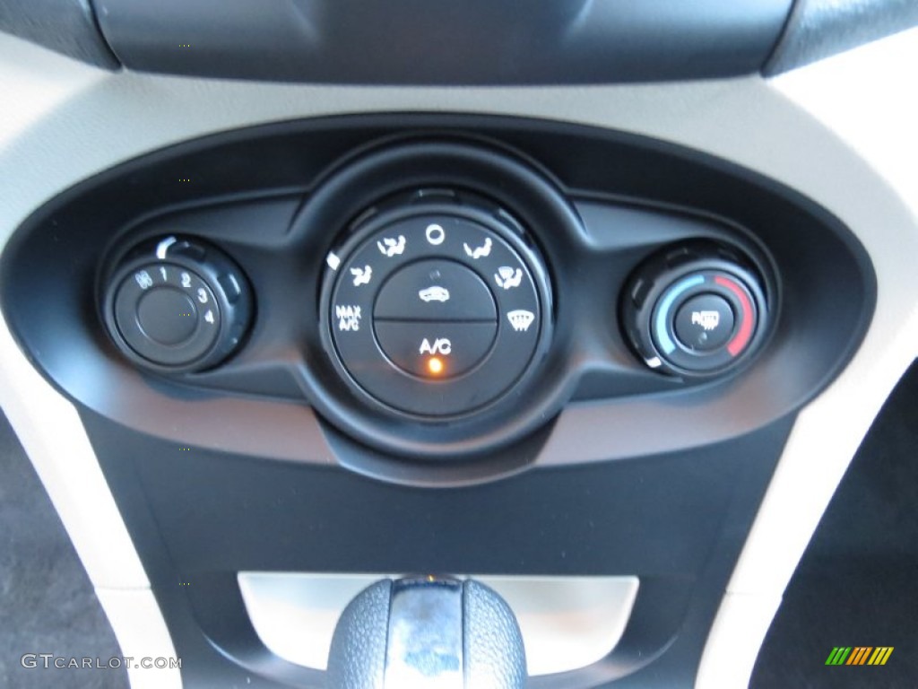 2013 Ford Fiesta S Hatchback Controls Photo #75444222