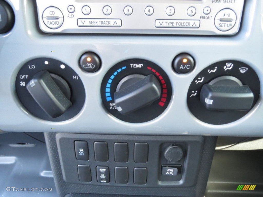 2013 Toyota FJ Cruiser Trail Teams Special Edition 4WD Controls Photo #75444768