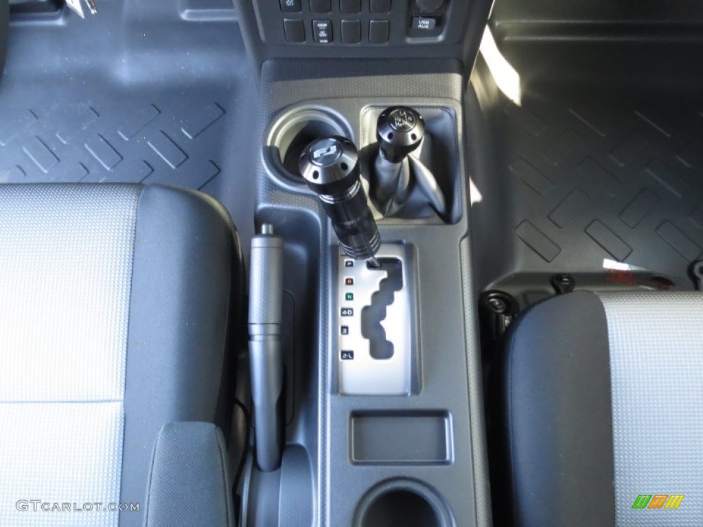 2013 Toyota FJ Cruiser Trail Teams Special Edition 4WD Transmission Photos