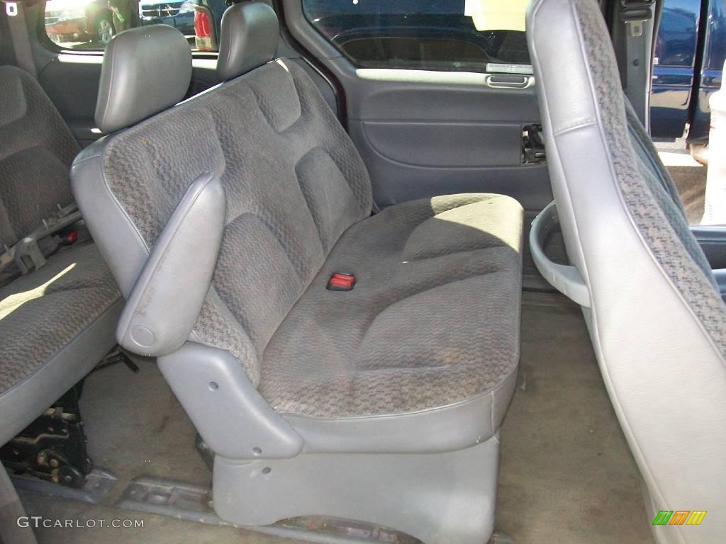 2000 Caravan  - Deep Cranberry Pearl / Mist Grey photo #12