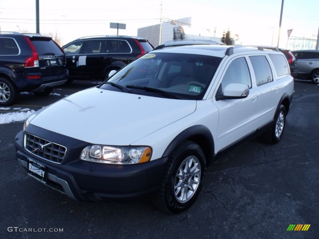 2007 XC70 AWD Cross Country - Ice White / Taupe photo #8