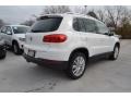 Candy White - Tiguan SE Photo No. 2