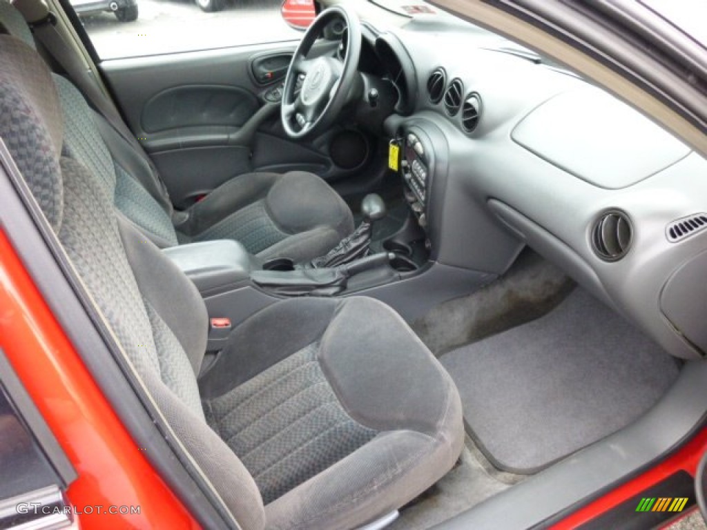 2002 Grand Am SE Sedan - Bright Red / Dark Pewter photo #10