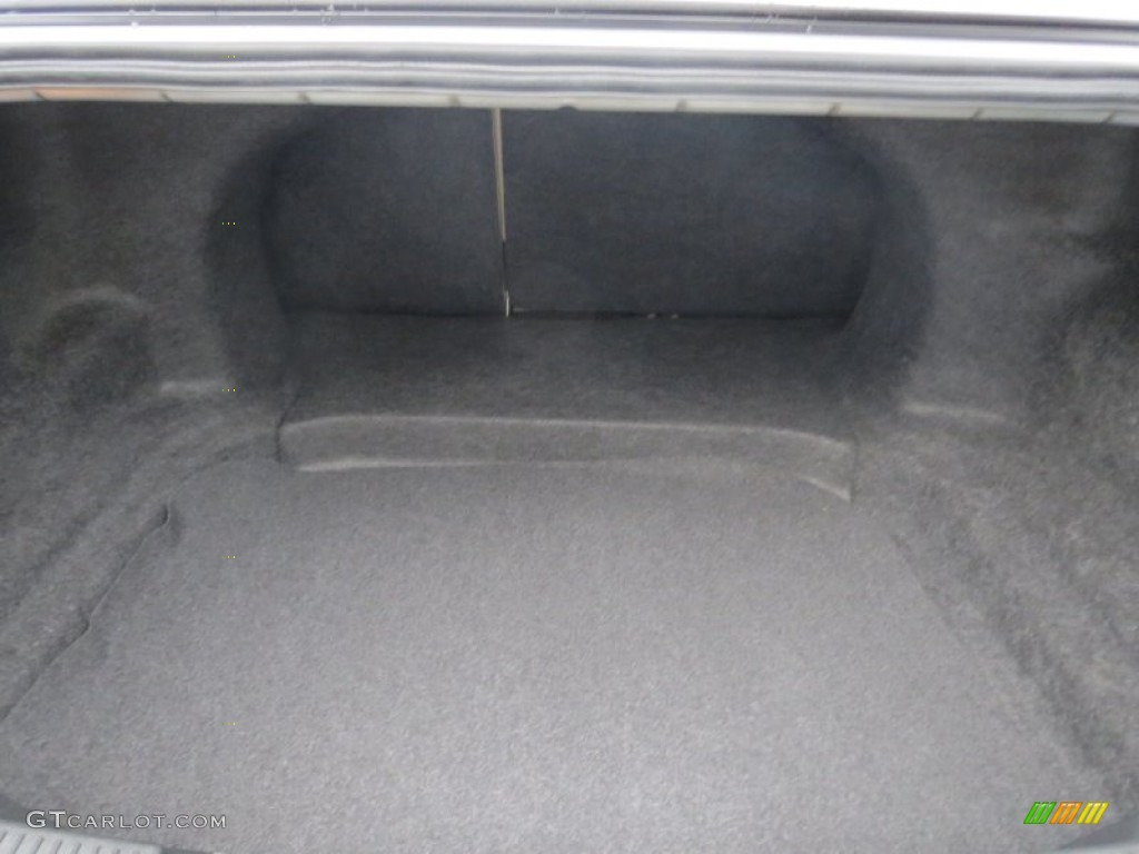 2013 Ford Taurus SE Trunk Photos