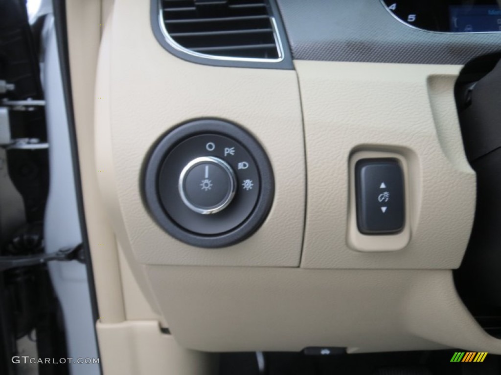 2013 Ford Taurus SE Controls Photo #75459120