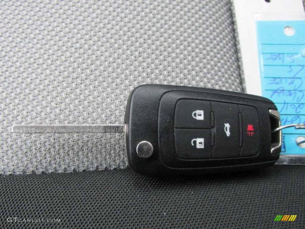 2011 Chevrolet Cruze LS Keys Photos