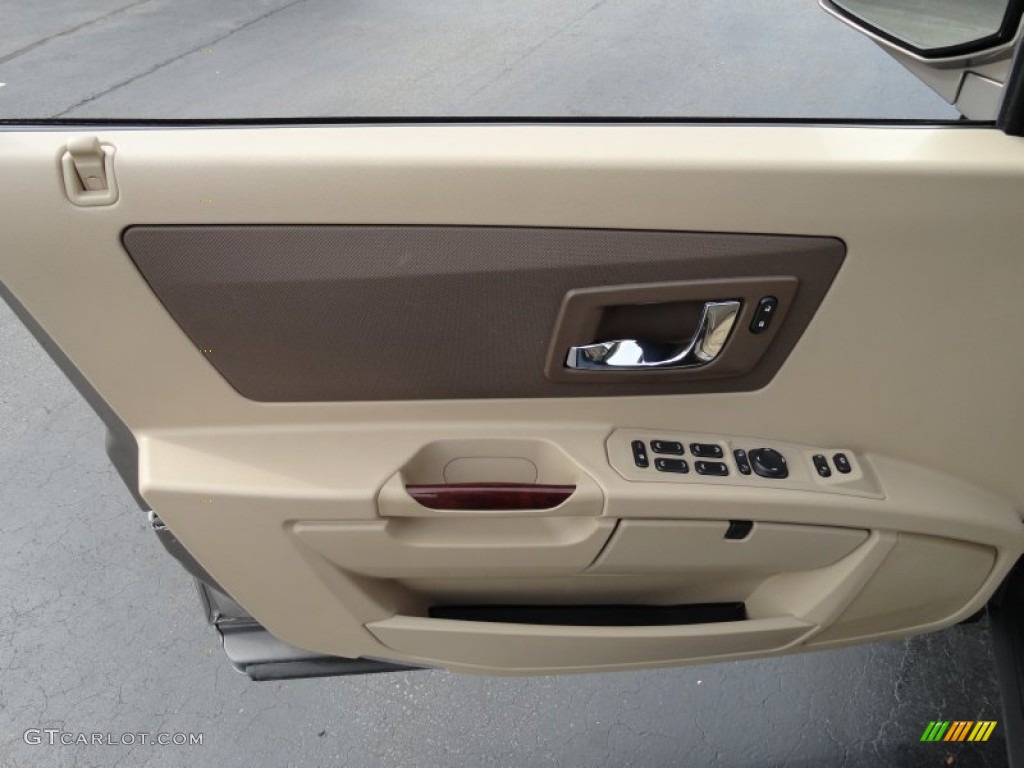2006 Cadillac SRX V6 Cashmere Door Panel Photo #75463437