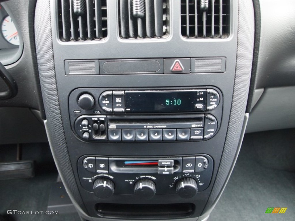 2004 Grand Caravan SXT - Satin Jade Green Pearl / Medium Slate Gray photo #23