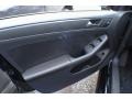 Black - Jetta SE Sedan Photo No. 9