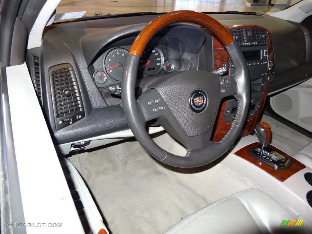 2006 Cadillac CTS Sedan Light Gray/Ebony Steering Wheel Photo #75469196