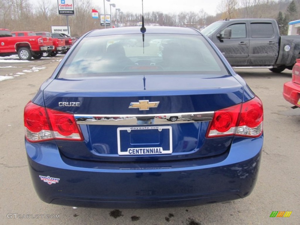 2013 Cruze LS - Blue Topaz Metallic / Jet Black/Medium Titanium photo #5