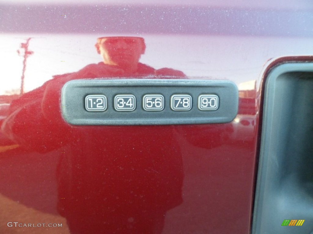 2006 F250 Super Duty XLT Regular Cab 4x4 - Dark Toreador Red Metallic / Medium Flint photo #14