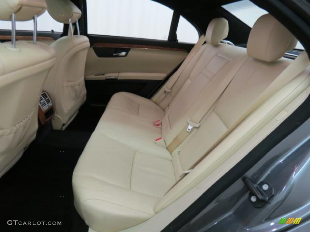 2007 Mercedes-Benz S 550 Sedan Rear Seat Photo #75475448