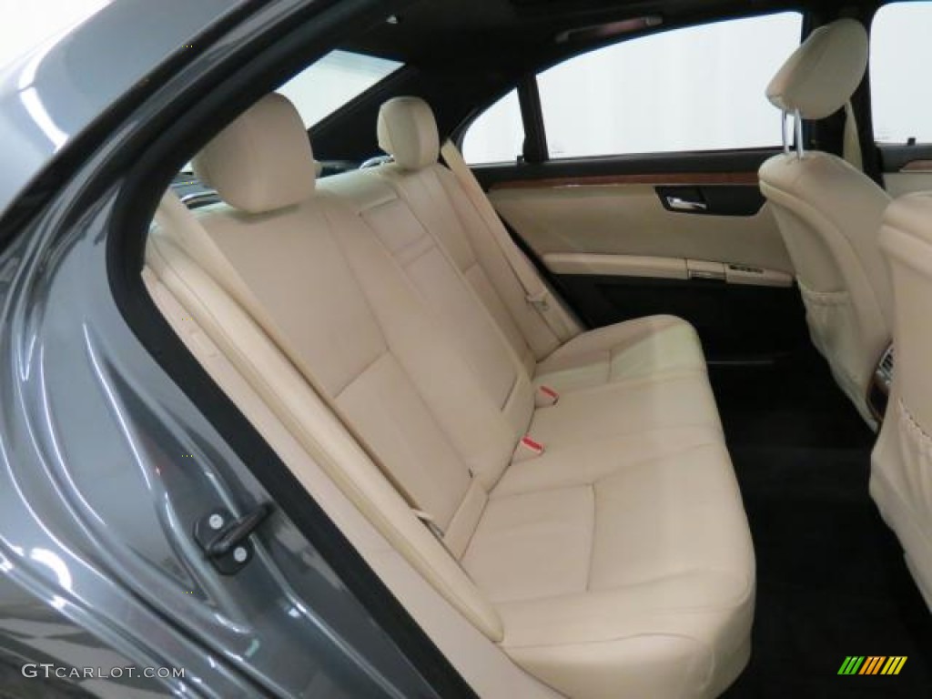 2007 Mercedes-Benz S 550 Sedan Rear Seat Photo #75475727