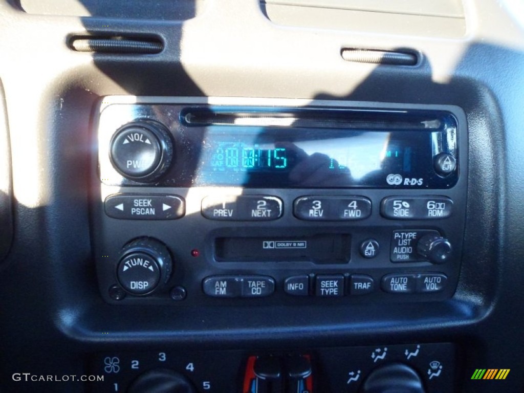 2000 Chevrolet Monte Carlo SS Audio System Photos