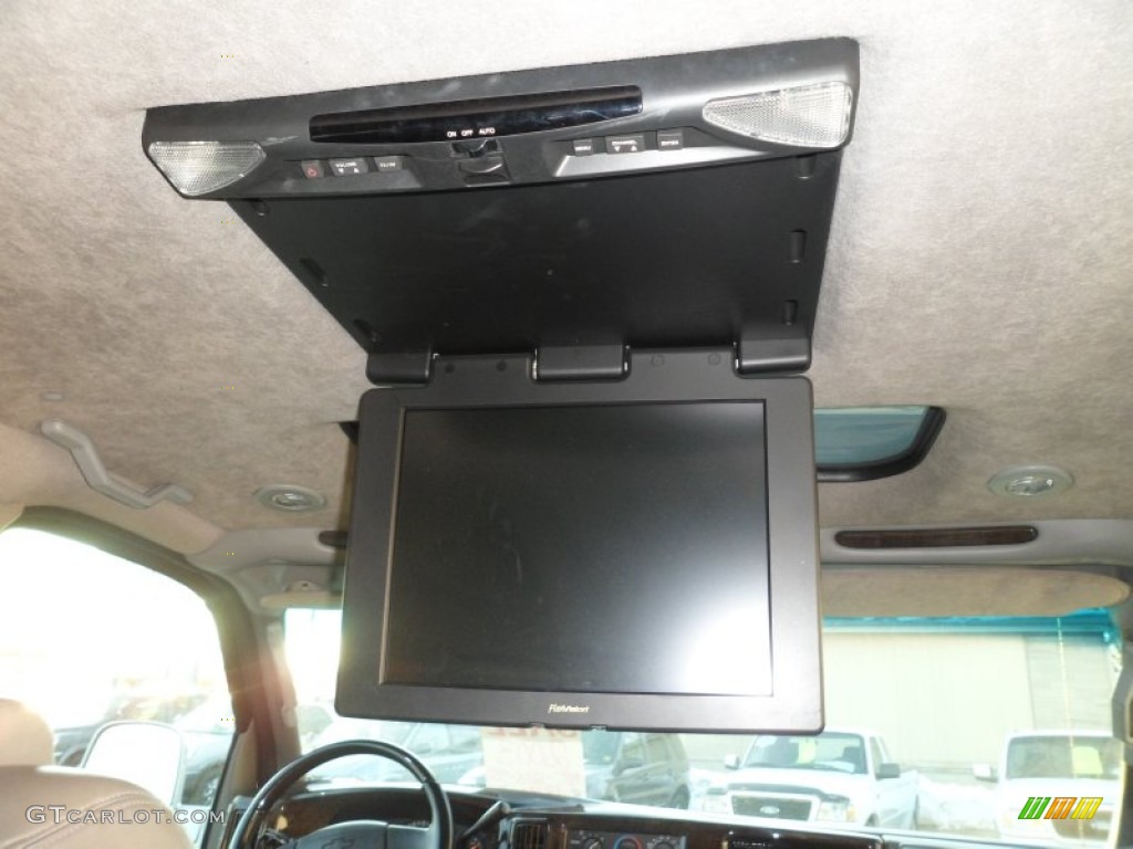 2003 Chevrolet Express 1500 AWD Passenger Conversion Van Entertainment System Photos