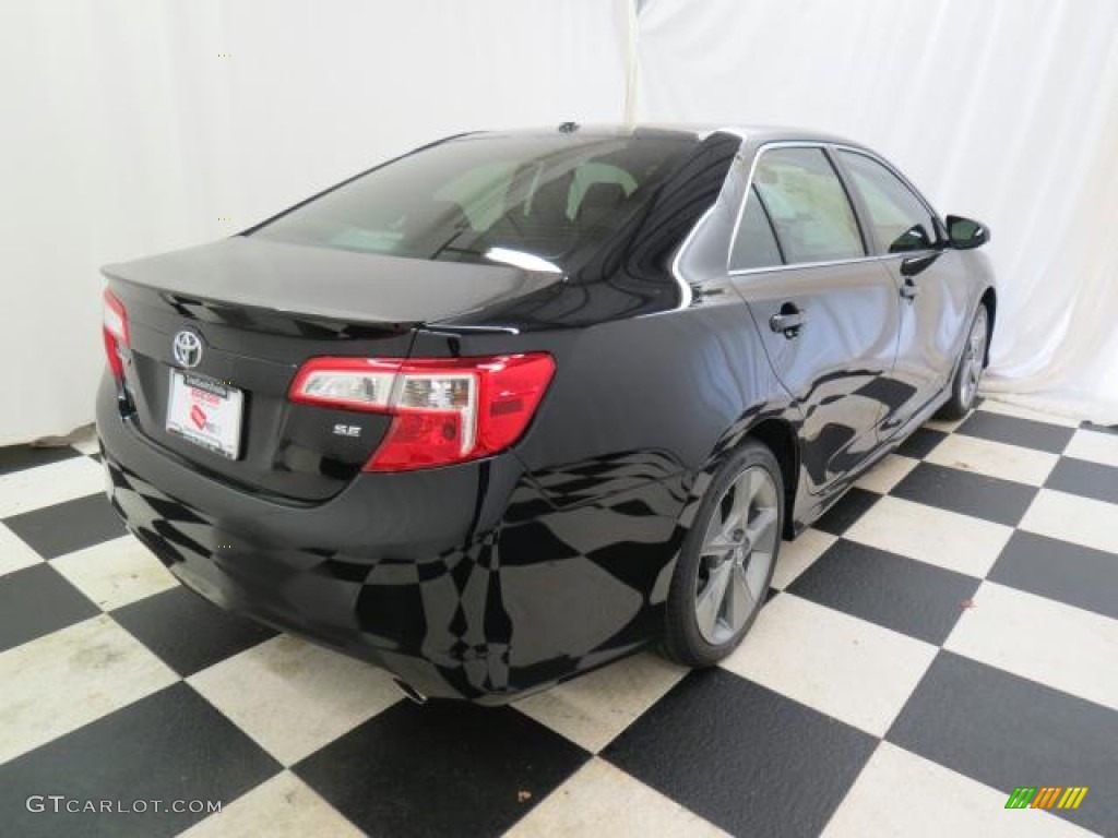 2012 Camry SE - Attitude Black Metallic / Black photo #18