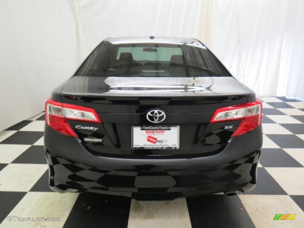 2012 Camry SE - Attitude Black Metallic / Black photo #19