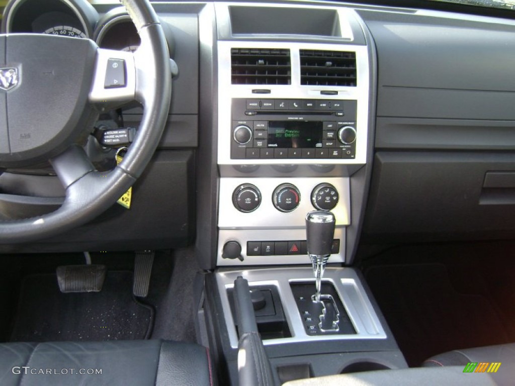 2011 Dodge Nitro Shock 4x4 Controls Photo #75478814