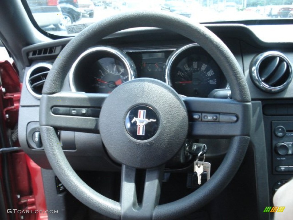 2005 Ford Mustang V6 Deluxe Coupe Dark Charcoal Steering Wheel Photo #75479693