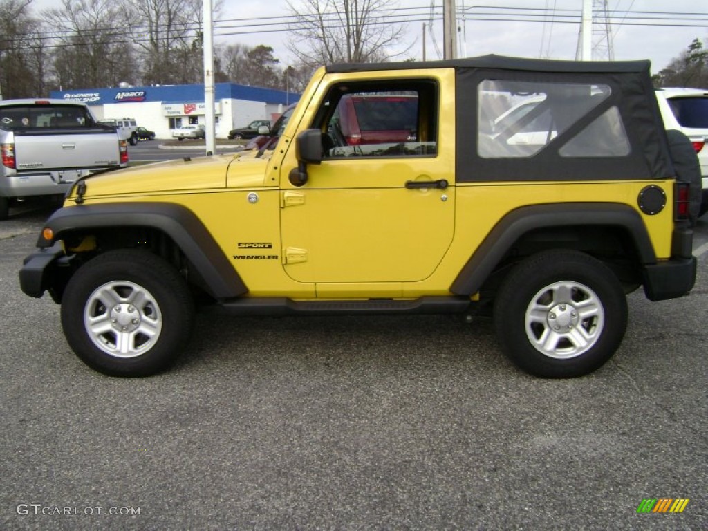 2011 Wrangler Sport 4x4 - Detonator Yellow / Black photo #9