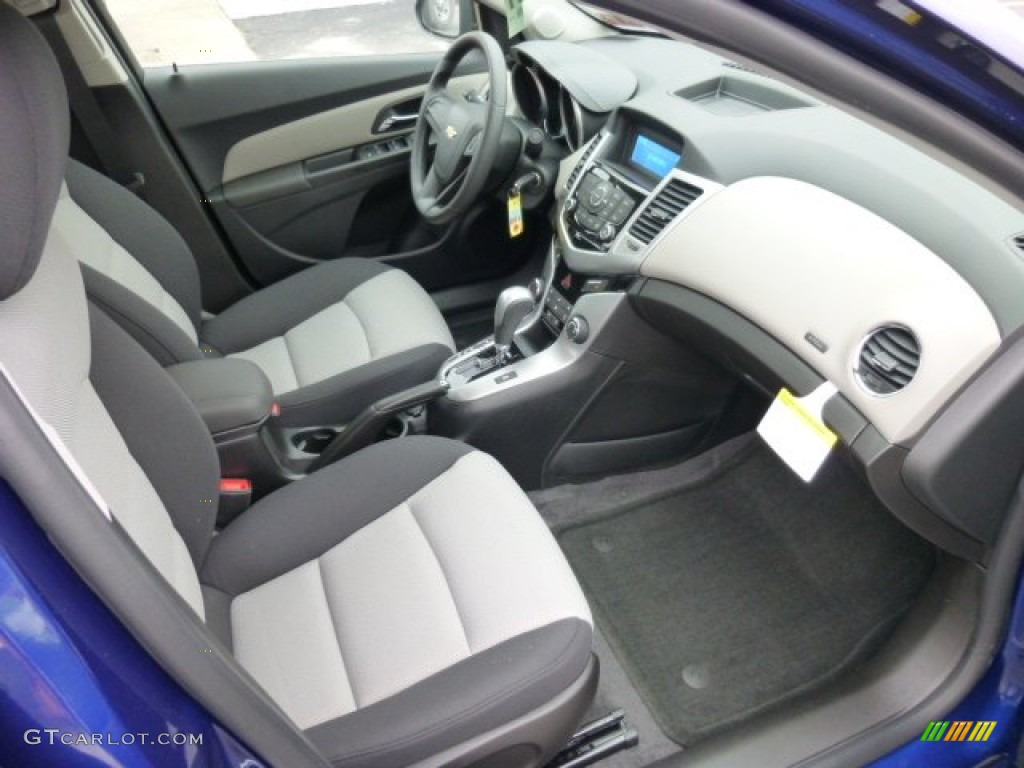 Jet Black/Medium Titanium Interior 2013 Chevrolet Cruze LS Photo #75480746