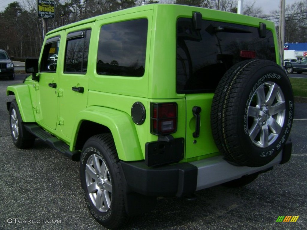 2013 Wrangler Unlimited Sahara 4x4 - Gecko Green Pearl / Black photo #6