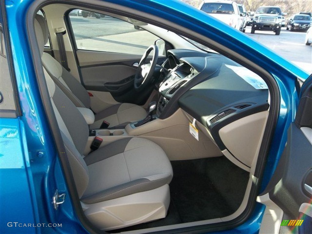 2013 Focus SE Hatchback - Blue Candy / Medium Light Stone photo #10