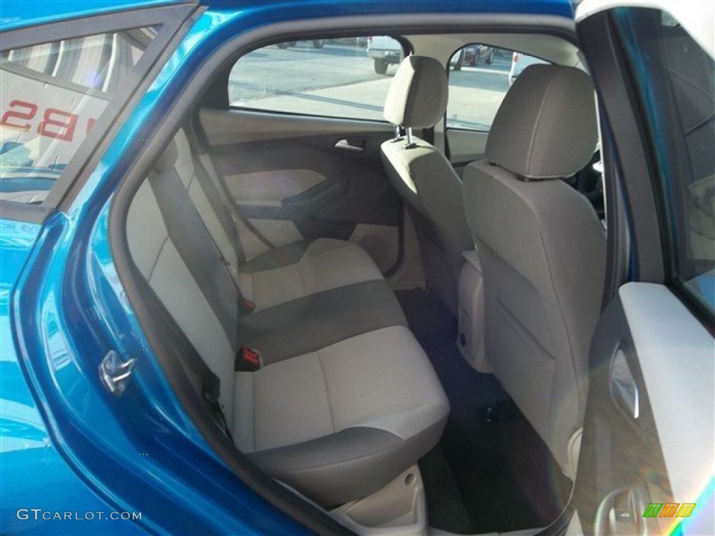 2013 Focus SE Hatchback - Blue Candy / Medium Light Stone photo #11