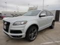 Ice Silver Metallic - Q7 3.0 S Line quattro Photo No. 3