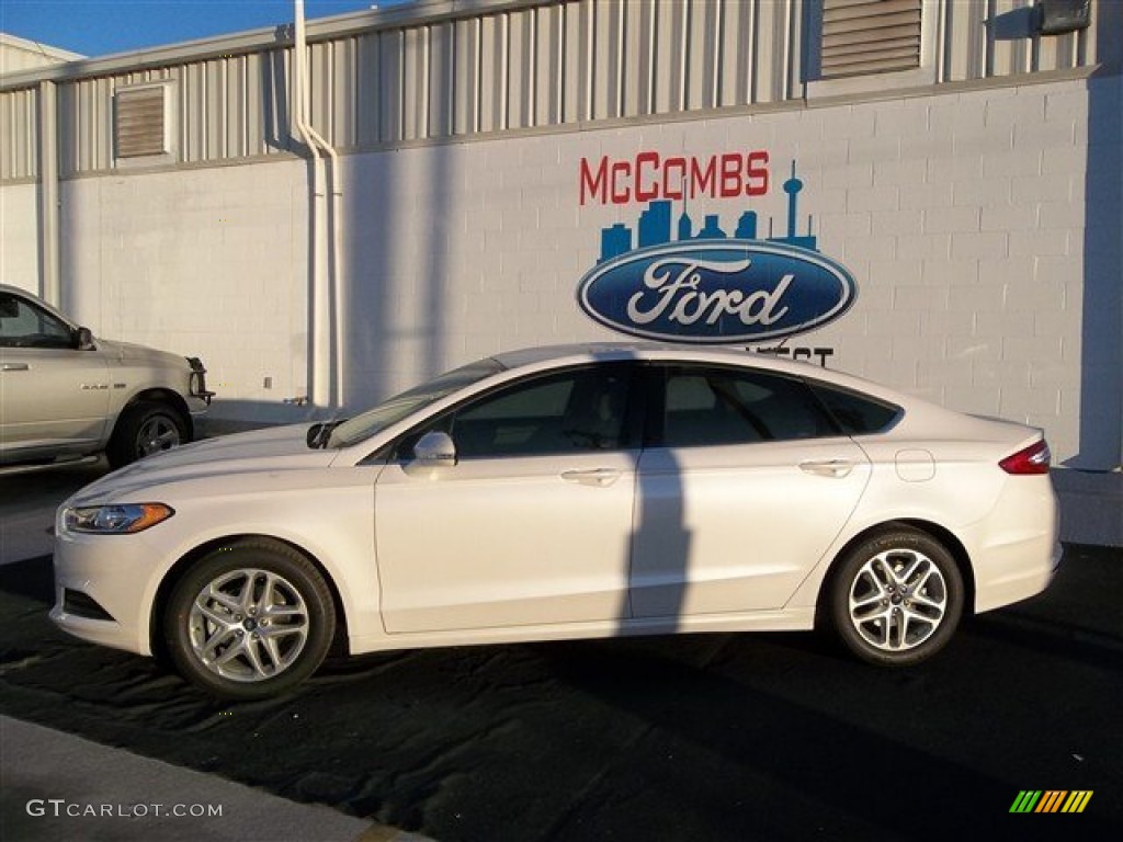 2013 Fusion SE - White Platinum Metallic Tri-coat / Dune photo #2