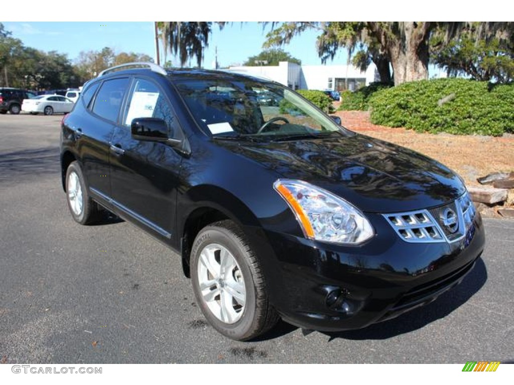 Super Black Nissan Rogue