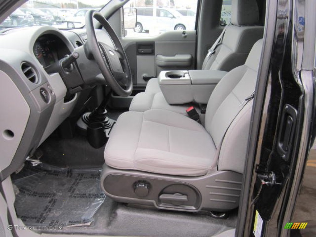 2005 Ford F150 STX Regular Cab Front Seat Photo #75501078