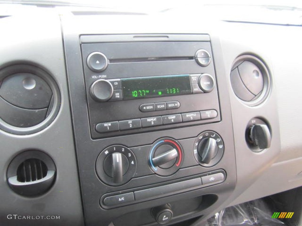 2005 Ford F150 STX Regular Cab Controls Photo #75501225