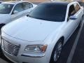 Bright White - 300 C Hemi Photo No. 2
