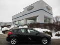 2013 Tuxedo Black Ford Focus SE Hatchback  photo #1