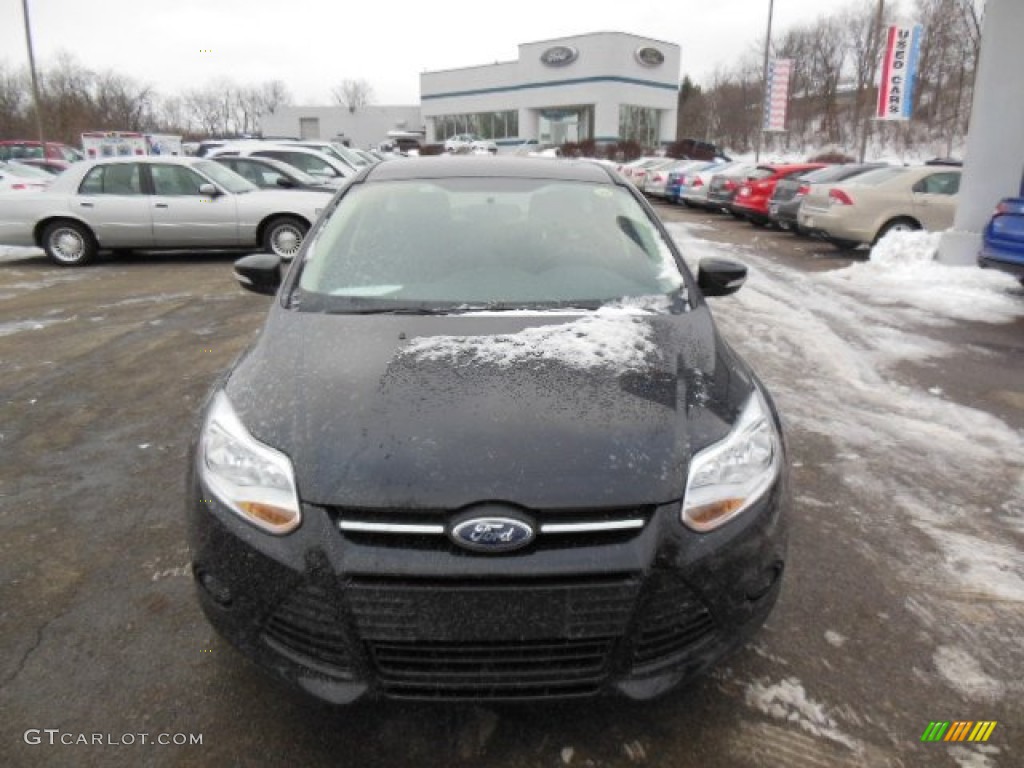 2013 Focus SE Hatchback - Tuxedo Black / Charcoal Black photo #3