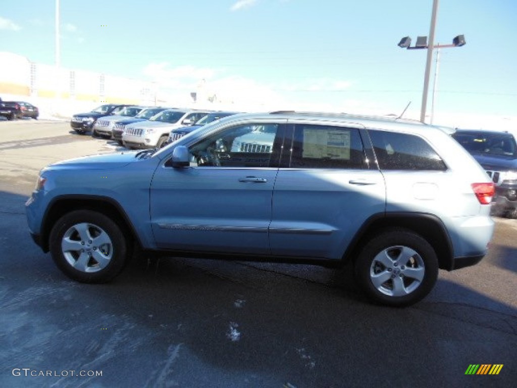 2013 Grand Cherokee Laredo X Package 4x4 - Winter Chill Pearl / Black photo #1