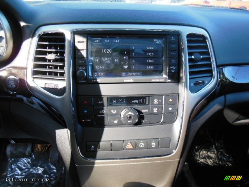 2013 Grand Cherokee Laredo X Package 4x4 - Winter Chill Pearl / Black photo #17