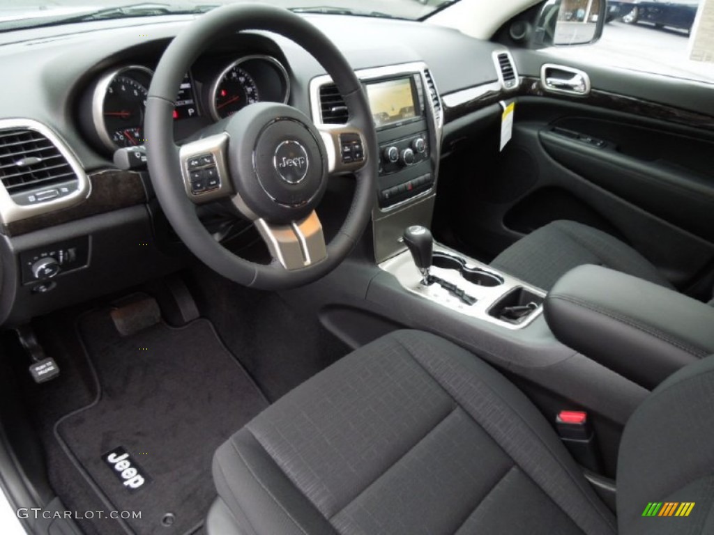 2013 Grand Cherokee Laredo - Bright Silver Metallic / Black photo #23